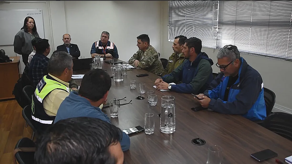 Autoridades entregan balance por sistema frontal en La Araucanía y alertan tormentas eléctricas para este lunes