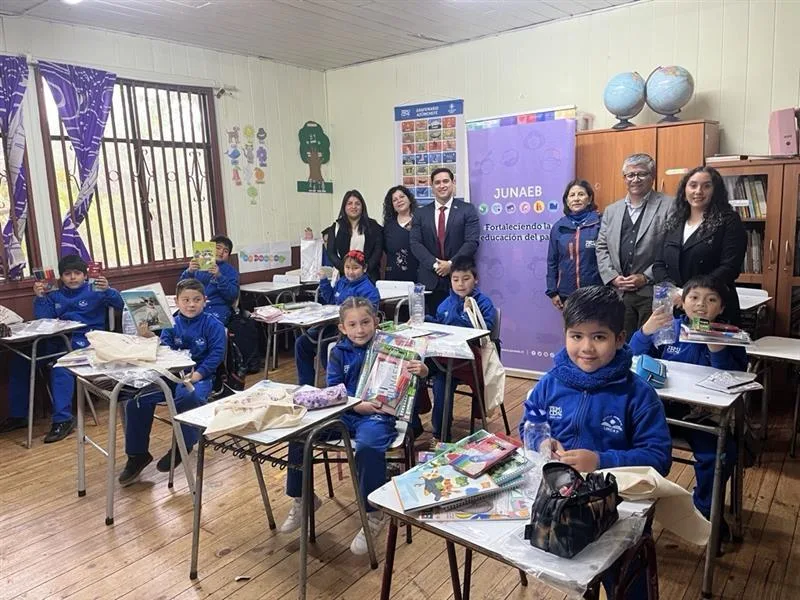Junaeb completa entrega del 100% de útiles escolares en La Araucanía en solo ocho semanas