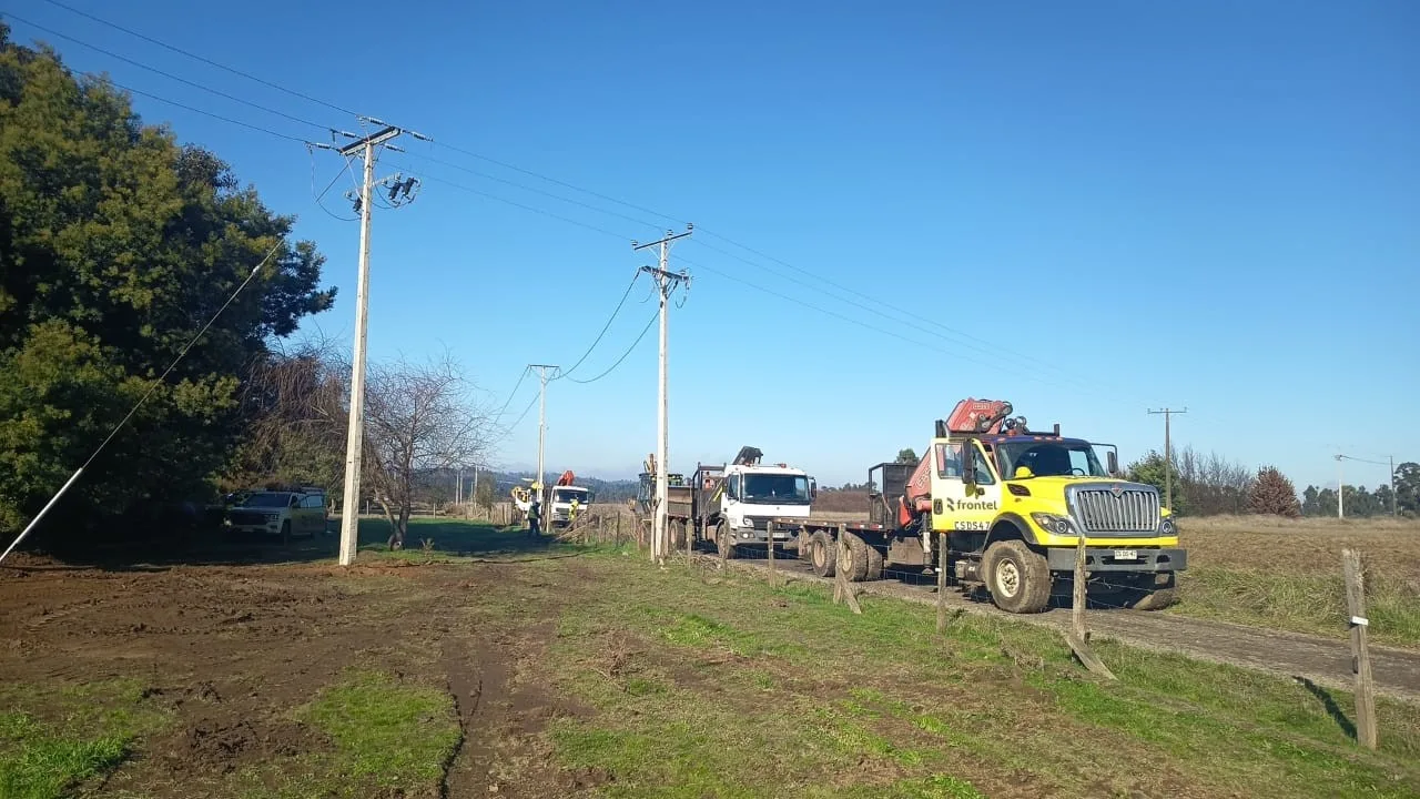 Frontel ejecutó trabajos de mejoramiento en la red eléctrica de Cholchol para fortalecer el suministro