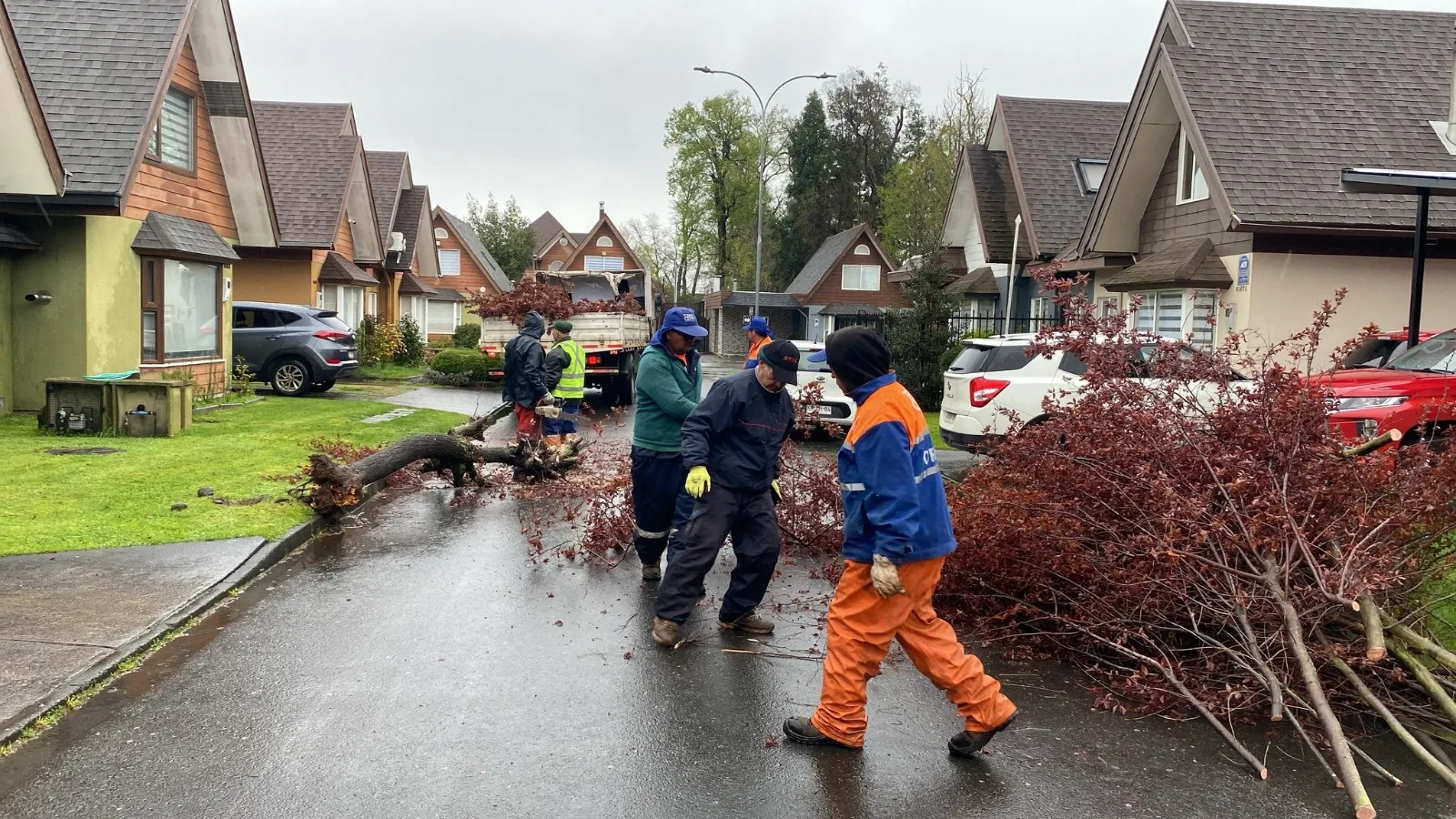 Temuco bajo alerta: sistema frontal deja 35 emergencias atendidas