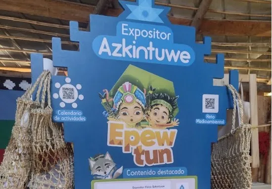 Expositor con forma de araucaria impulsa la educación intercultural en La Araucanía