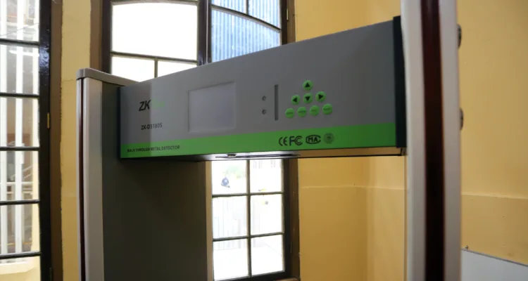 La Araucanía inicia el año escolar con detectores de metales en colegios de Temuco