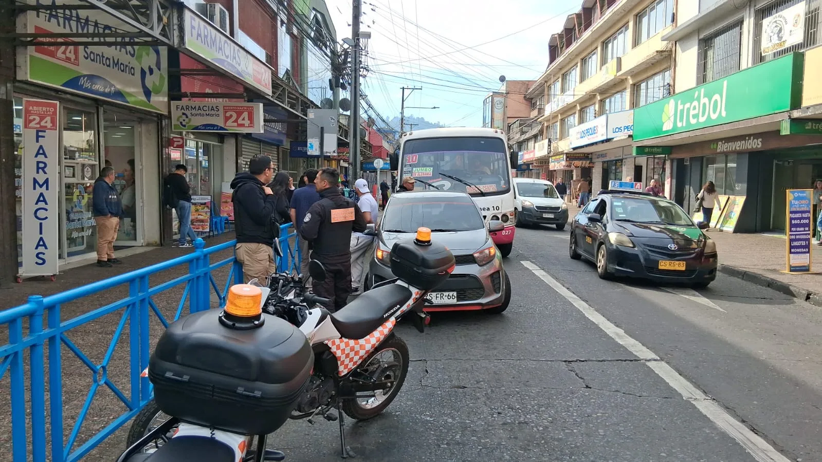 Patrullaje municipal permite detención de hermanos que agredieron a conductor de micro en pleno centro de Temuco