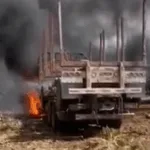 Sujetos armados queman dos camiones en atentado en fundo de Victoria