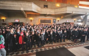 Más de mil estudiantes dieron vida al primer concierto del ciclo «Acerquémonos a la Música» 2026 de la Orquesta Filarmónica de Temuco
