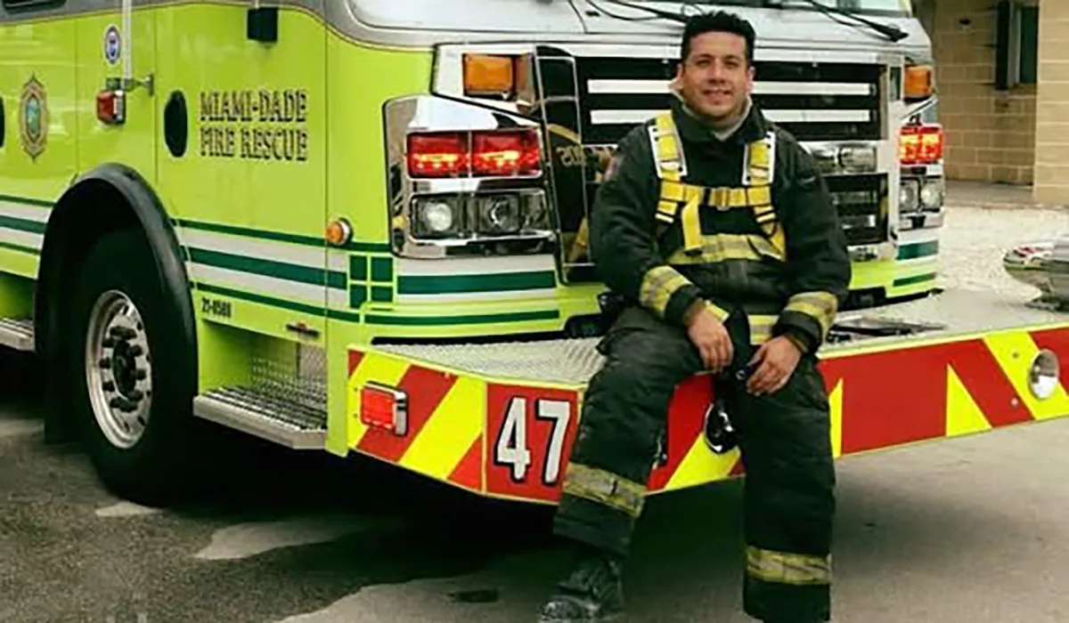 Gendarme arriesga su vida y rescata a adulta mayor durante incendio en Collipulli