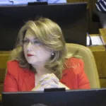 Diputada Andrea Parra critica millonario endeudamiento fiscal: “Se aprobó un cheque en blanco al Gobierno”