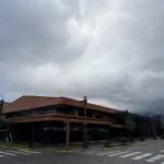 Municipalidad de Pucón fija postura ante eventual instalación de un «Mall Chino» en pleno centro de la comuna
