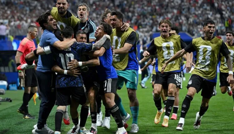 Argentina derrota a Inglaterra con una remontada épica y jugará la final del Mundial 2026 ante España