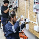SENCE y CFT La Araucanía articulan capacitación eléctrica con estudios superiores en Angol
