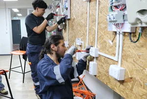 SENCE y CFT La Araucanía articulan capacitación eléctrica con estudios superiores en Angol