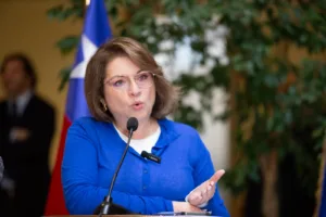 Diputada Parra: “El Municipio de Angol debe pagar el Bono de Aseo porque es Ley”