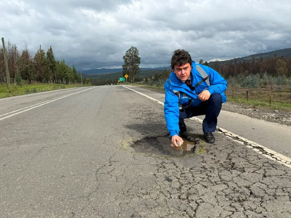 Cretton arremete por estado de la Ruta R-86: “No puede ser que estén tapando los hoyos con tierra”