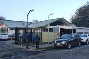 Usuario denuncia larga espera para retirar medicamentos en Cesfam Amanecer de Temuco