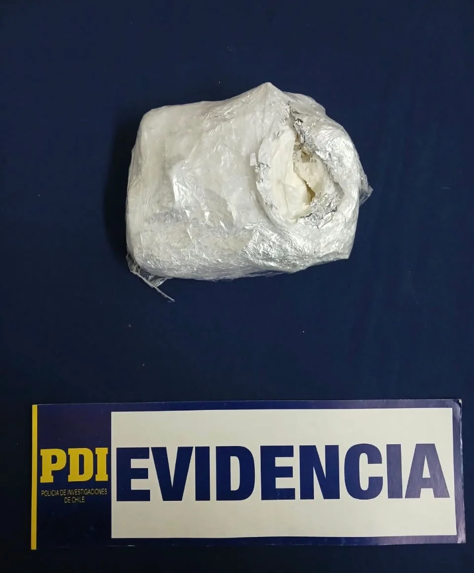 PDI detiene a mujer con casi 800 gramos de cocaína tras operativo en peaje Púa