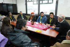 Vecinos de Lautaro plantean al gobernador sus reparos al proyecto Pintamahuida