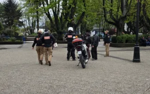 Cámaras municipales detectan transacción de drogas y permiten detener a cuatro personas en Temuco