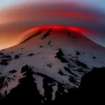 Sernageomin declara Alerta Amarilla para el volcán Villarrica por ascenso del lago de lava