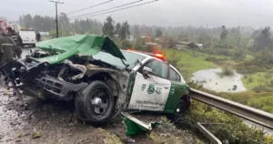 Patrulla de Carabineros volcó y quedó al borde de un barranco en Padre Las Casas