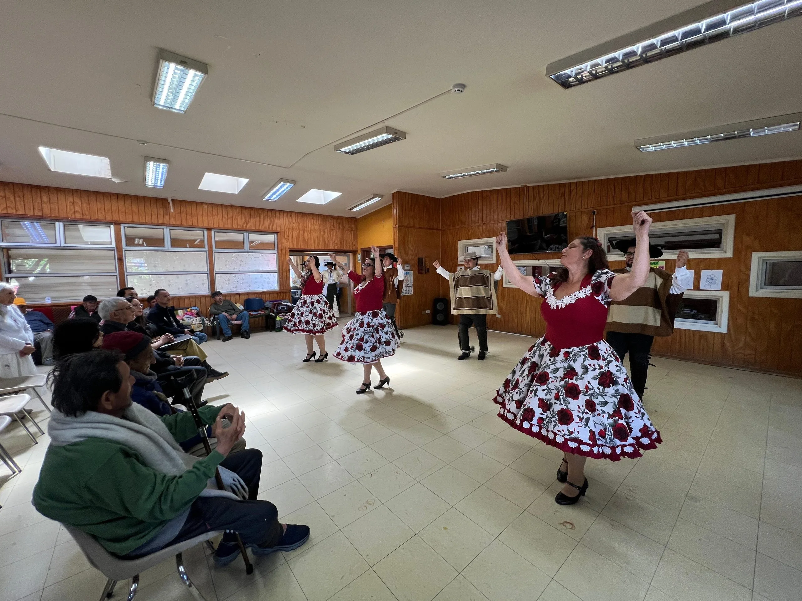 Desarrollo Social y Cáritas compartieron una jornada de celebración con personas mayores del Albergue Protege en Temuco