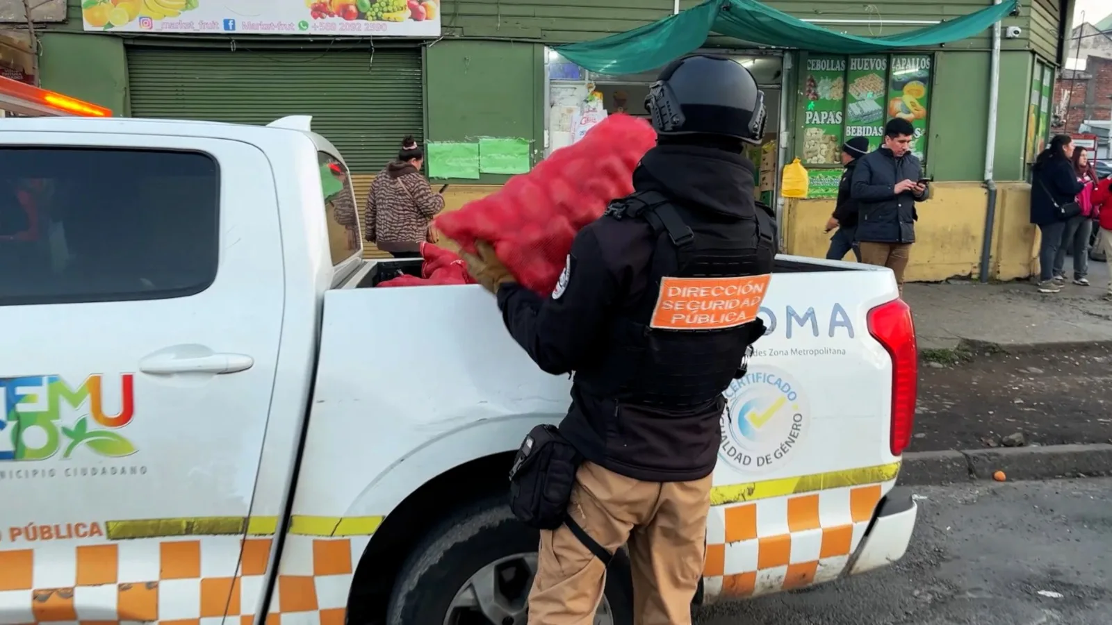 Temuco decomisa 21 toneladas de mercadería en operativos contra el comercio ambulante durante 2026