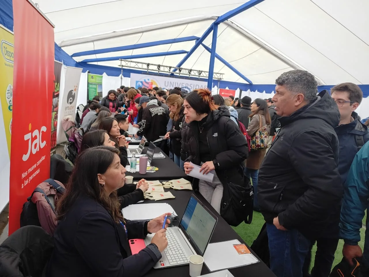 Feria Laboral en Temuco ofreció 1.300 empleos en 17 empresas de La Araucanía