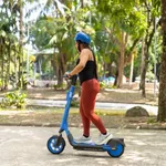 JET destaca aporte de scooters eléctricos durante Semana Mundial sin Auto y pone foco en seguridad