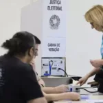Cierran las urnas en Brasil y comienza el conteo oficial de votos