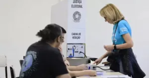 Cierran las urnas en Brasil y comienza el conteo oficial de votos