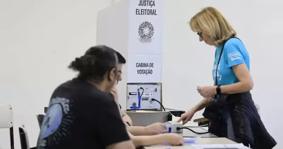 Cierran las urnas en Brasil y comienza el conteo oficial de votos