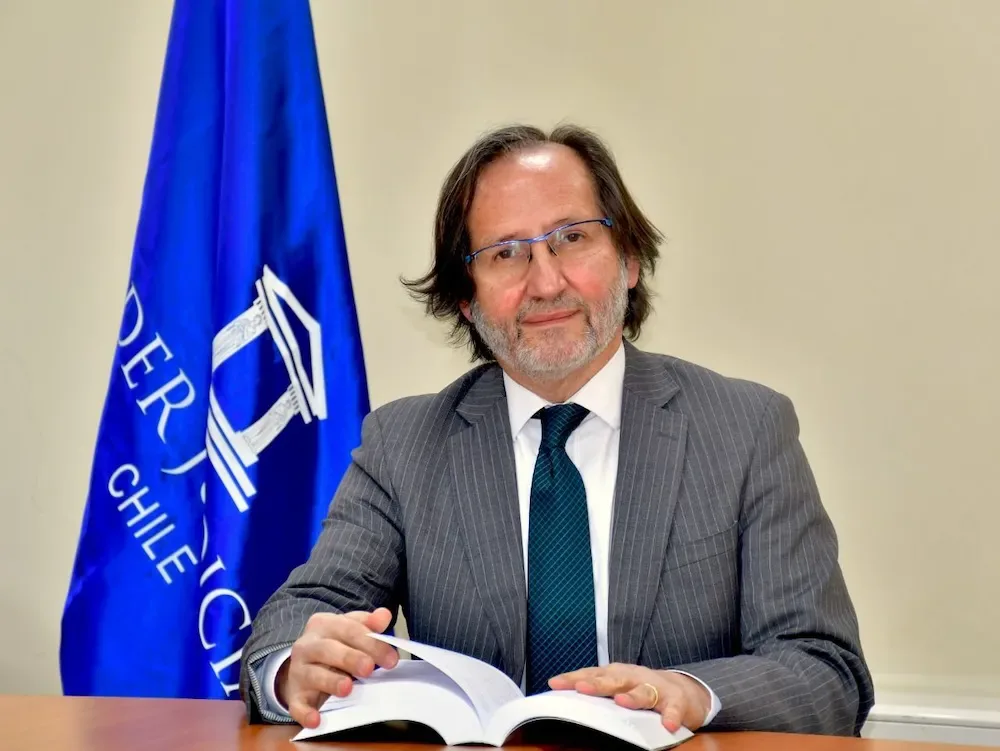 Juzgado de Garantía de Valdivia ordena investigar querella por prevaricación contra ministro Álvaro Mesa