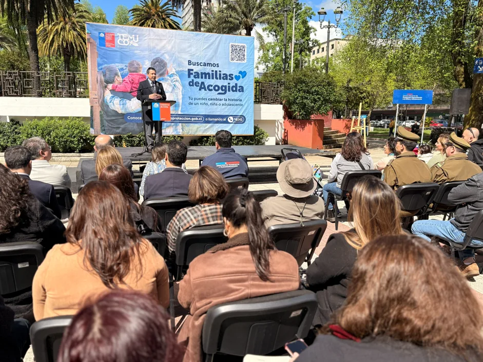 120 taxibuses y ocho gigantografías impulsan campaña para sumar Familias de Acogida en La Araucanía