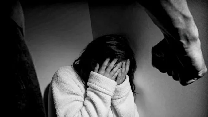 Prisión preventiva para hombre acusado de intentar asfixiar a su pareja embarazada en Pillanlelbún