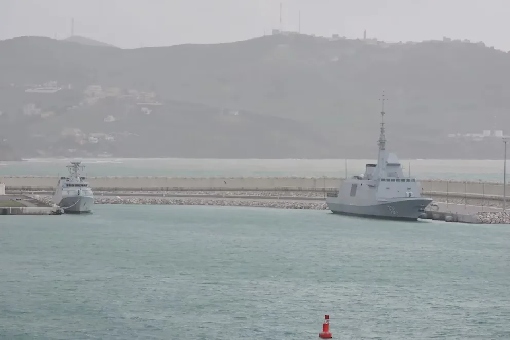 Buques de guerra marroquíes habrían ingresado en aguas españolas de Ceuta durante crisis migratoria