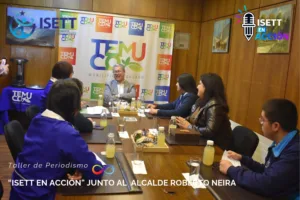Estudiantes del ISETT entrevistan al alcalde de Temuco en taller de periodismo