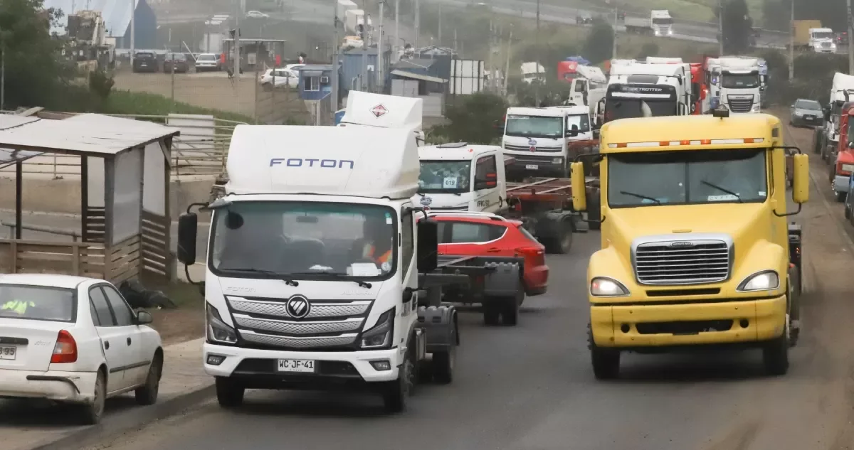 Camioneros Centro Sur advierten movilizaciones ante nueva alza de combustibles: “Es insostenible”