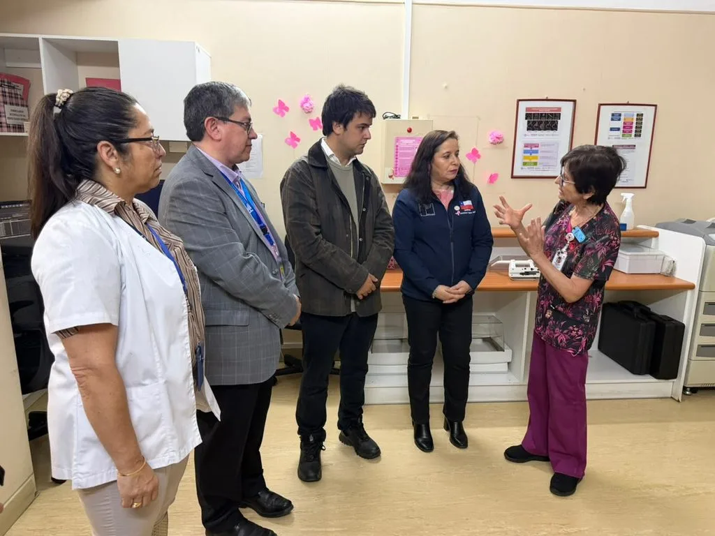 Diputado Cretton y seremi Carolina Lagos cierran el Mes Rosa con llamado a la prevención